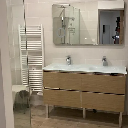 Air-conditioned With Pool
